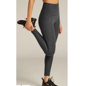Beyond yoga charcoal gray side pockets leggings SPACEDYE size small